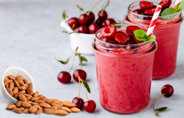 batido de cerezas y almendras